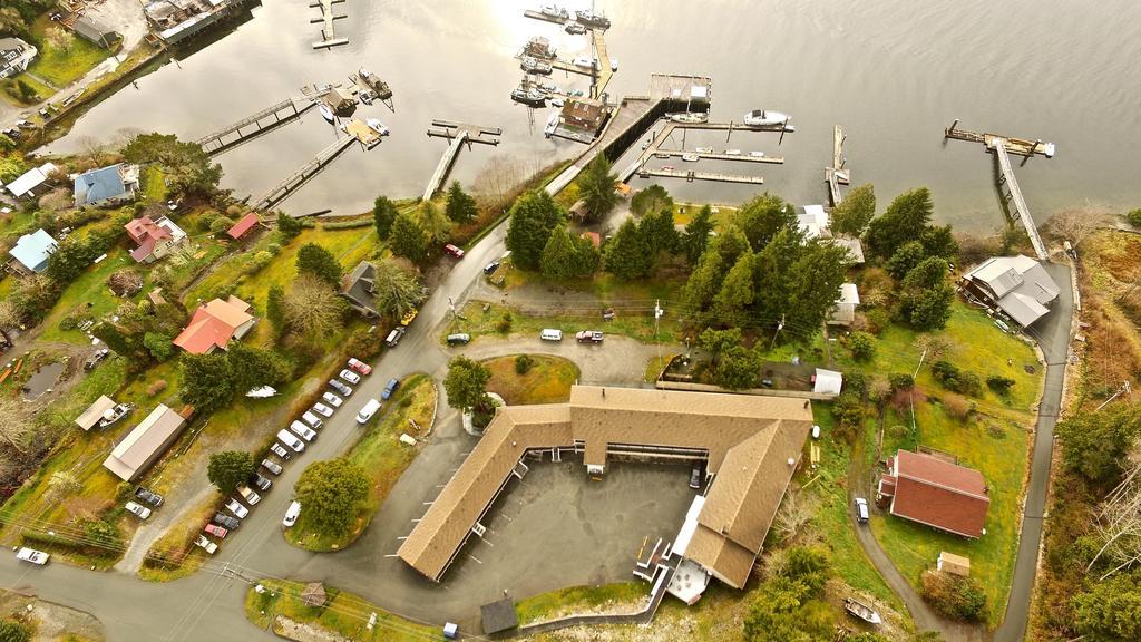 The Bamfield Motel Salmon Beach Екстериор снимка