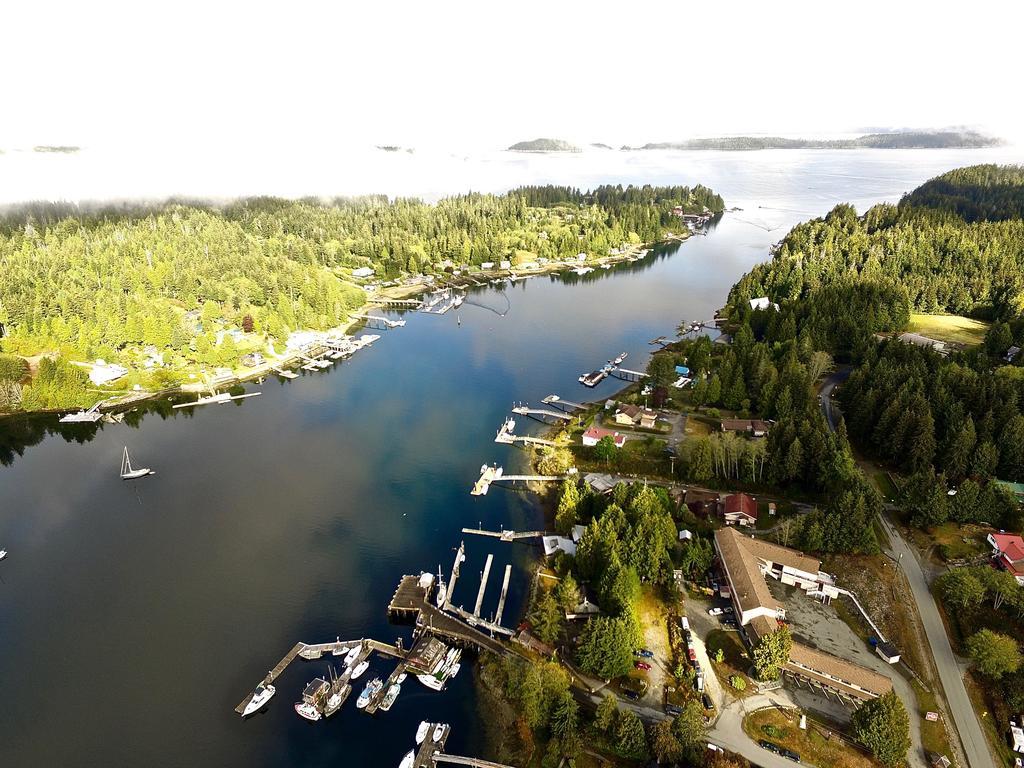 The Bamfield Motel Salmon Beach Екстериор снимка